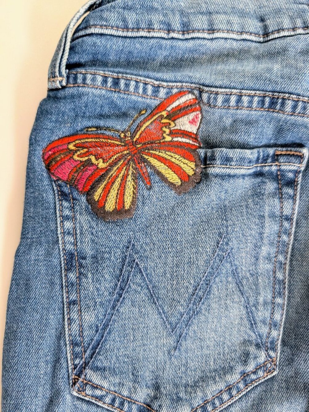 MOTHER The Tripper Ankle Jeans in Wander Dust Butterfly Patch High Rise, Size 27